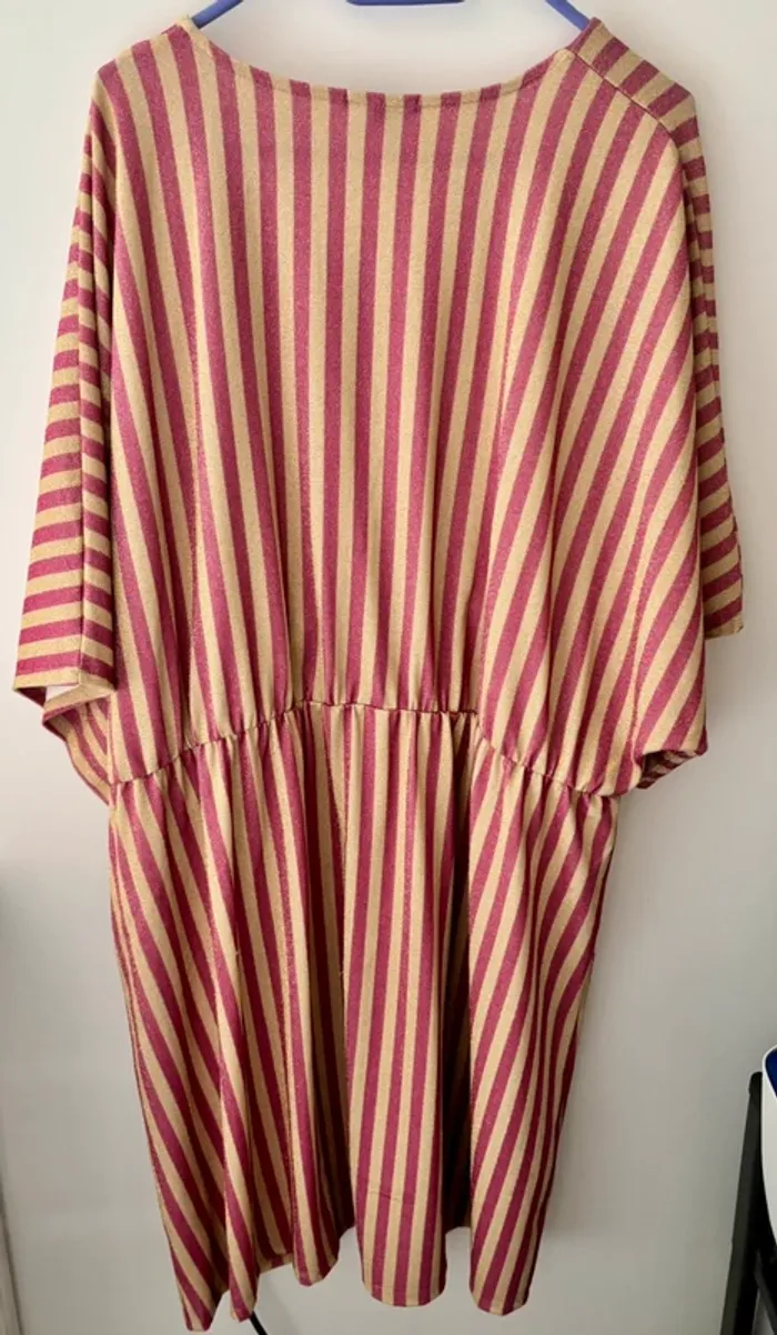 Robe pailletée rose dorée neuve taille 3XL 54/56 Kiabi - photo numéro 5