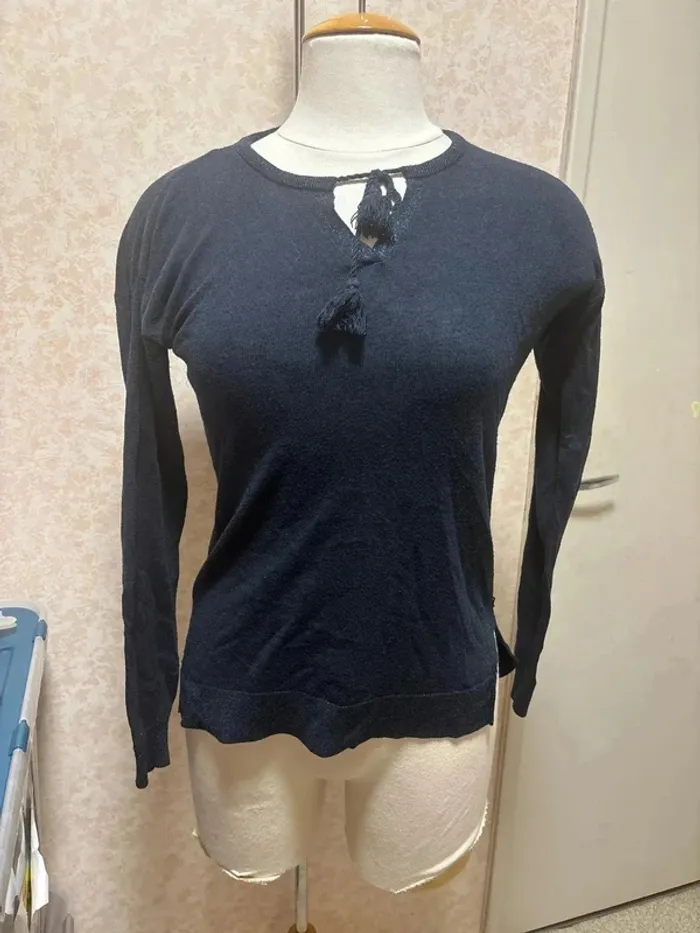 Pull taille 42-44 voir mesures marque le temp des cerises