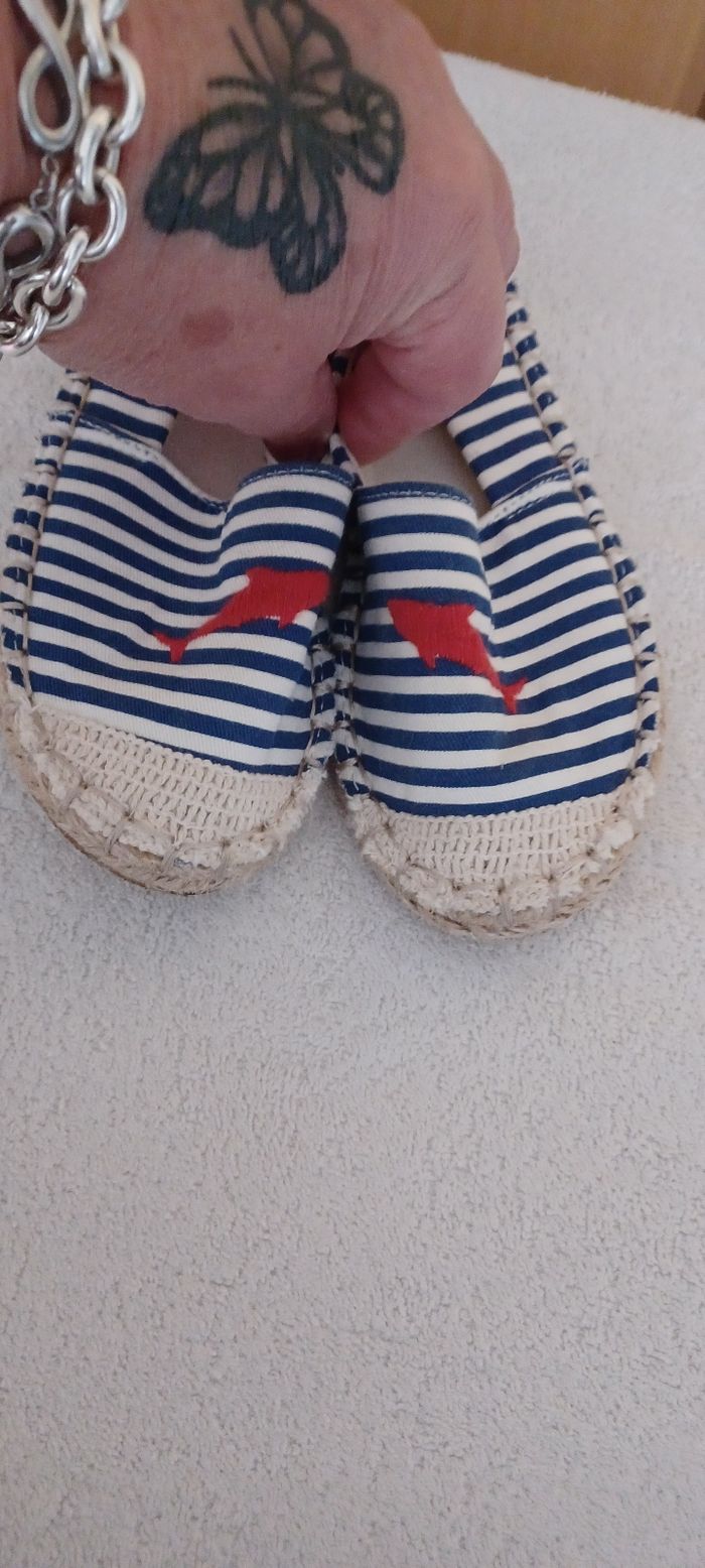 Très jolie paire d'espadrille fille Pointure 30 - photo numéro 2