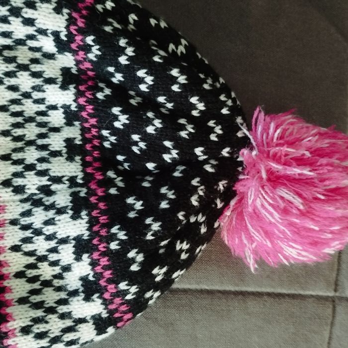 Chapeau chaud à pompon - photo numéro 3