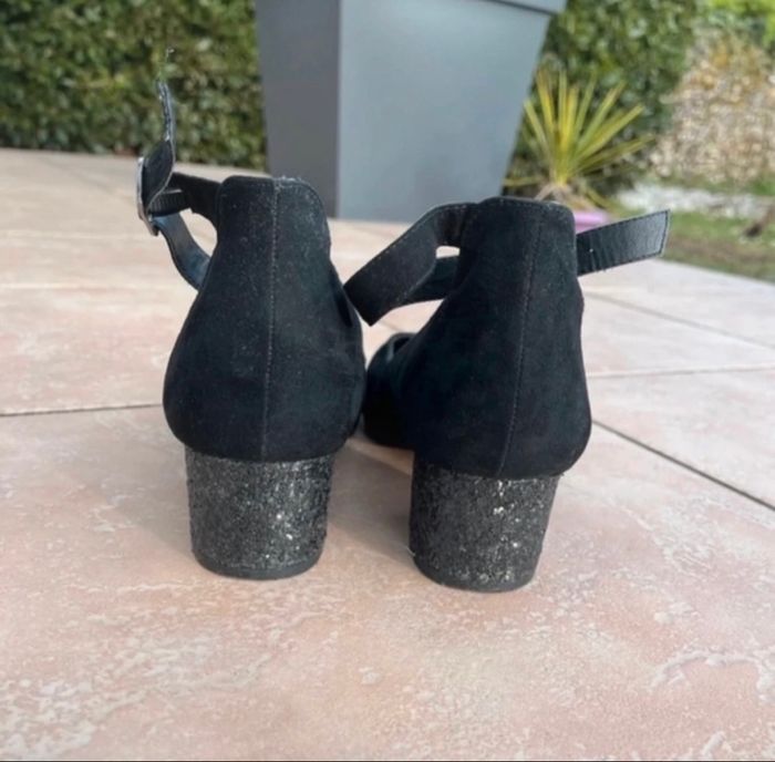 Chaussure à talon matière velours et talon pailletée taille 39 de chez cache cache en bon état - photo numéro 4