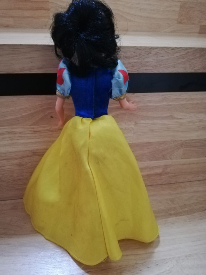 Poupée princesse blanche neige Disney - photo numéro 2
