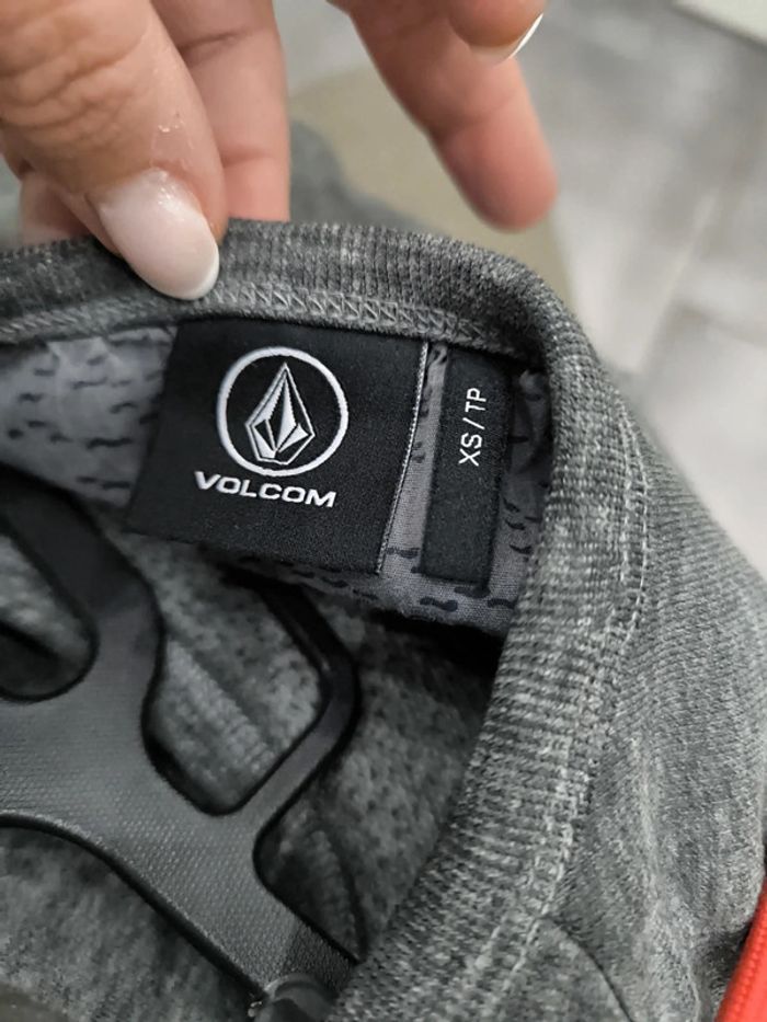 Sweat Volcom taille xs - photo numéro 5