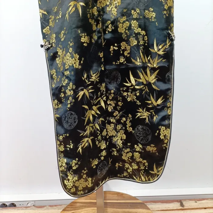 Robe chinoise noire dorée satinée col mao broderies florales taille M fendue A1349 - photo numéro 12