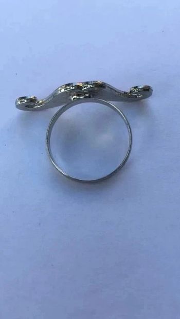 Bague moustache rose Neuve