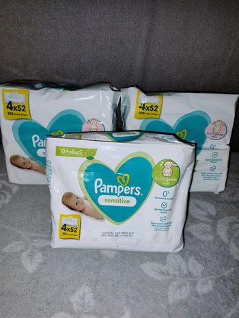 Lot de lingettes Pampers sensitive