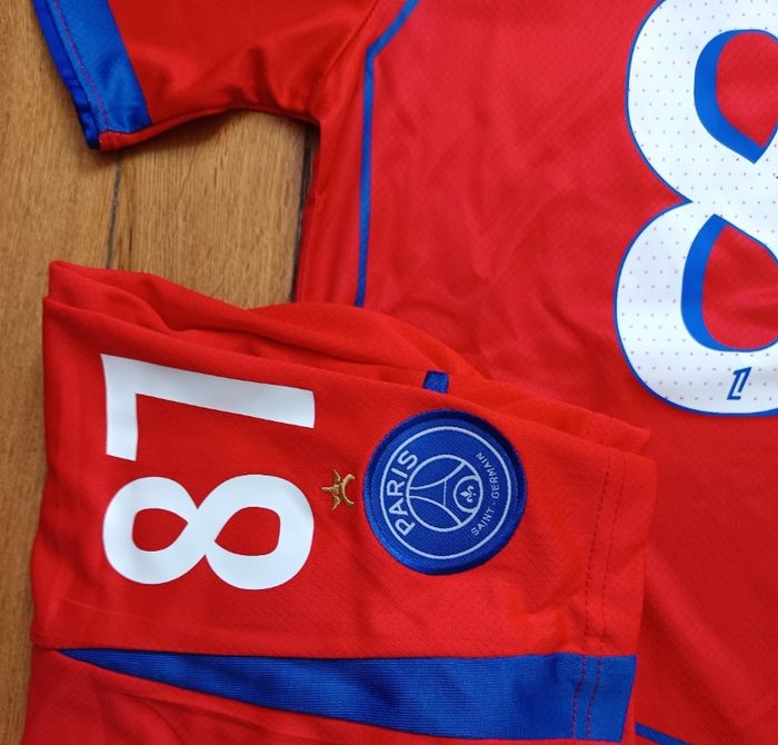 Kit football Joao Neves taille 14 ans PSG rouge extérieur 2026 - photo numéro 2