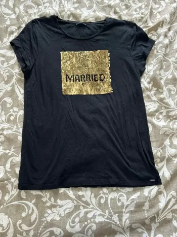 T-shirt noir à sequins dorés IKKS – Taille M