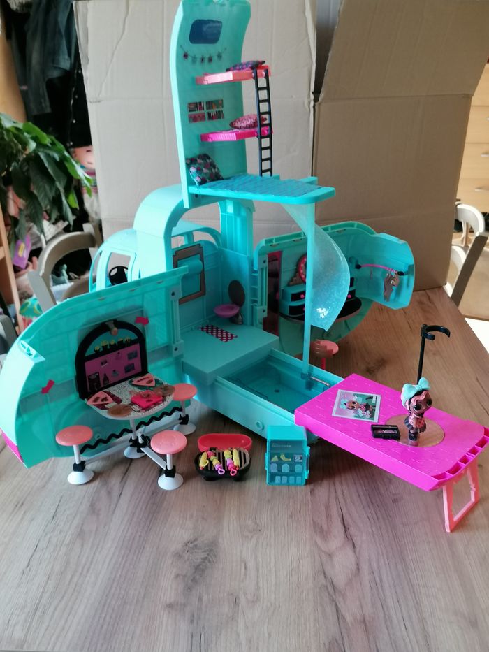 Camping Car Poupée LOL