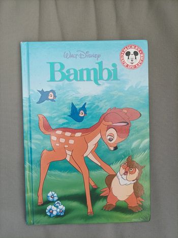 Joli livre " Bambi" Disney