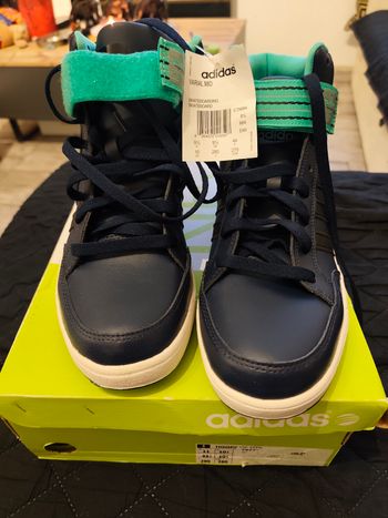 Basket Adidas neuve taille 44 