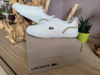 Baskets lacoste pointure 30 neuves.