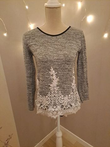 Pull léger gris chiné dentelle blanche Made in Italy t.2