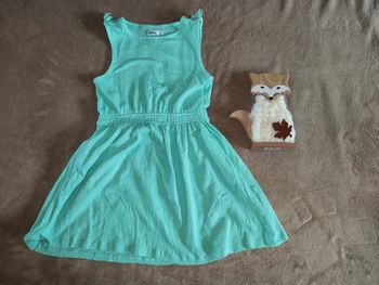 Très belle robe vert d'eau 8 ans