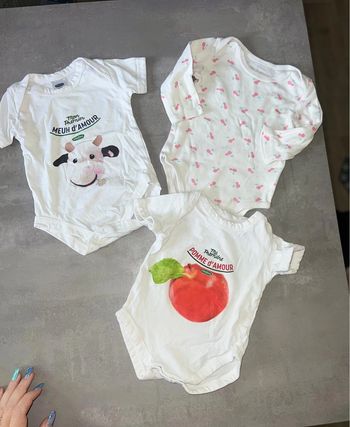 Lot Bodies fille cerise été manche courtes et longues 9 mois