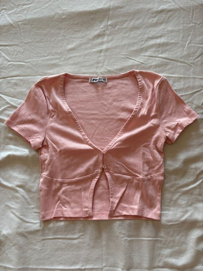 Top court décolleté rose pâle