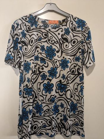 Beau tee shirt Petillance imprimé fleuri bleu. Taille L