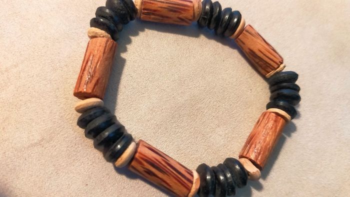 Bracelet élastique effet bois et perles noires brillantes – Collection Terres d’Ailleurs - PMN - photo numéro 2