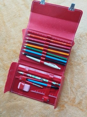 Valisette en cuir fournitures scolaires