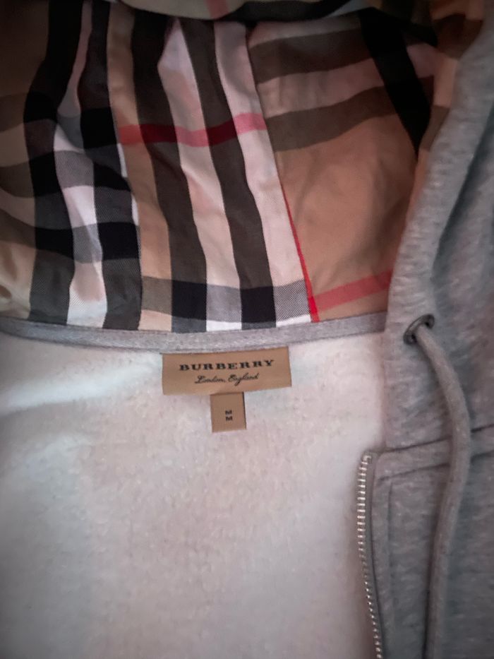 gilets Burberry gris - photo numéro 3