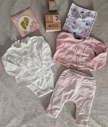 Ensemble Sergent Major body blouse blanche + pantalon velours rose + gilet rose 12M (TBE)