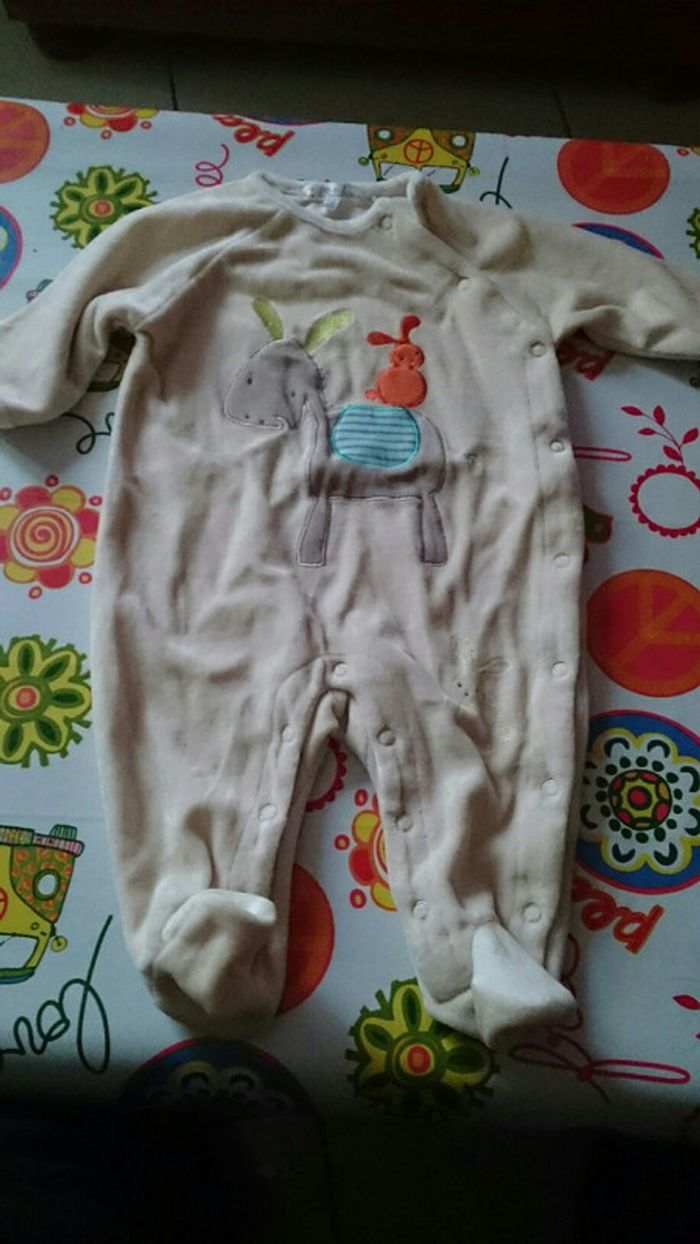 Pyjama 3 mois neuf