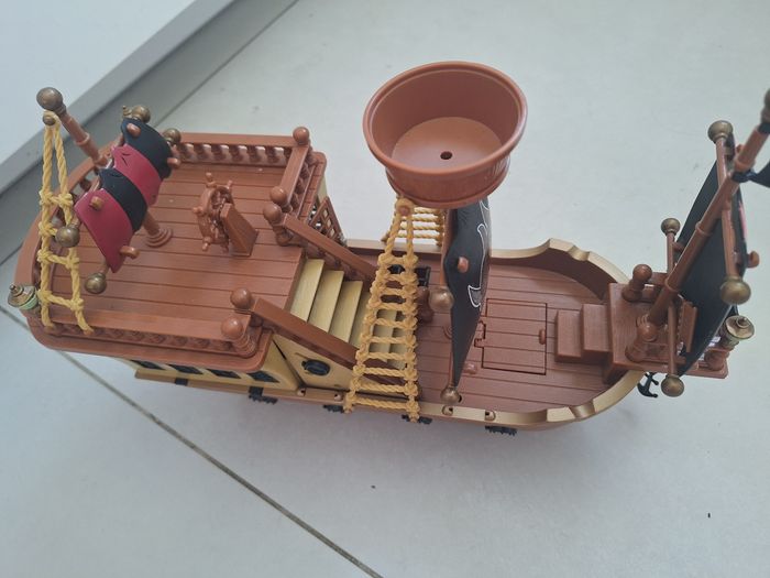 Lot Mickey et Minie, bateau, avion, maison, voitures, personnages - photo numéro 9