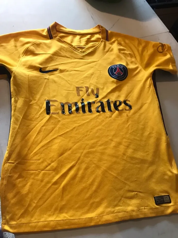 Tee shirt du PSG Taille XS - photo numéro 2