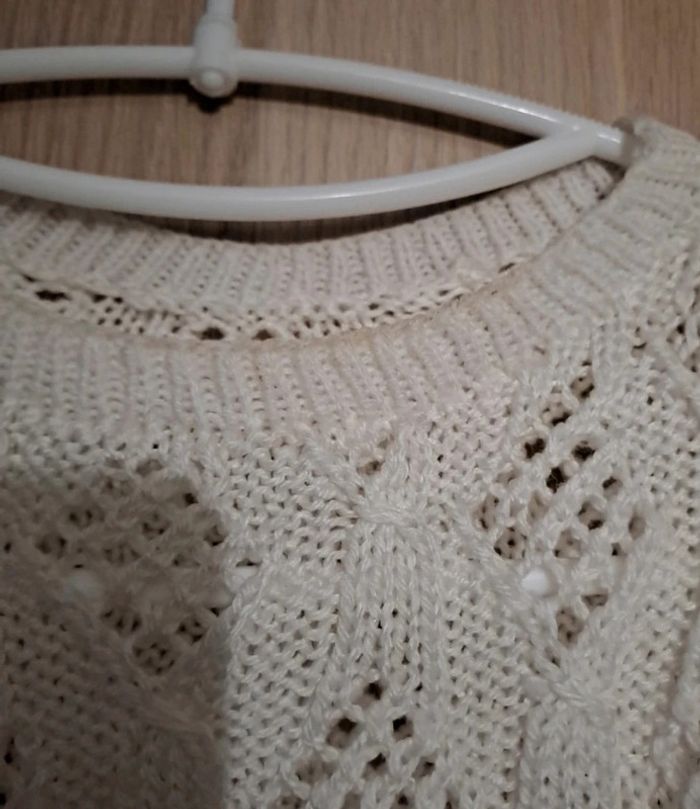 Joli pull ajouré - photo numéro 3