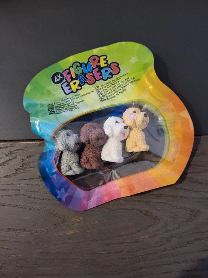 Figurines chien en gomme !