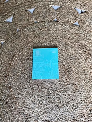 Livre 64 pages de coloriage thème Minéral de la marque OMY