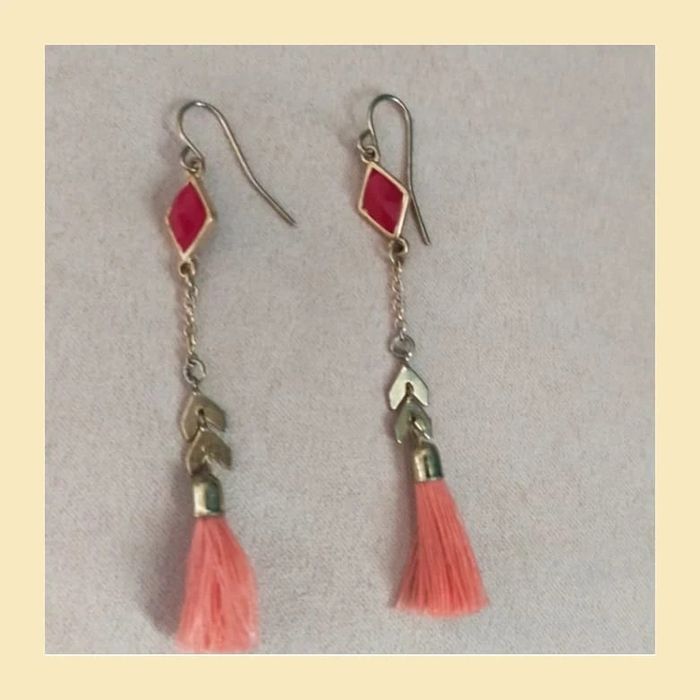 Boucles d’oreilles vintage pompons corail et perles géométriques - photo numéro 5