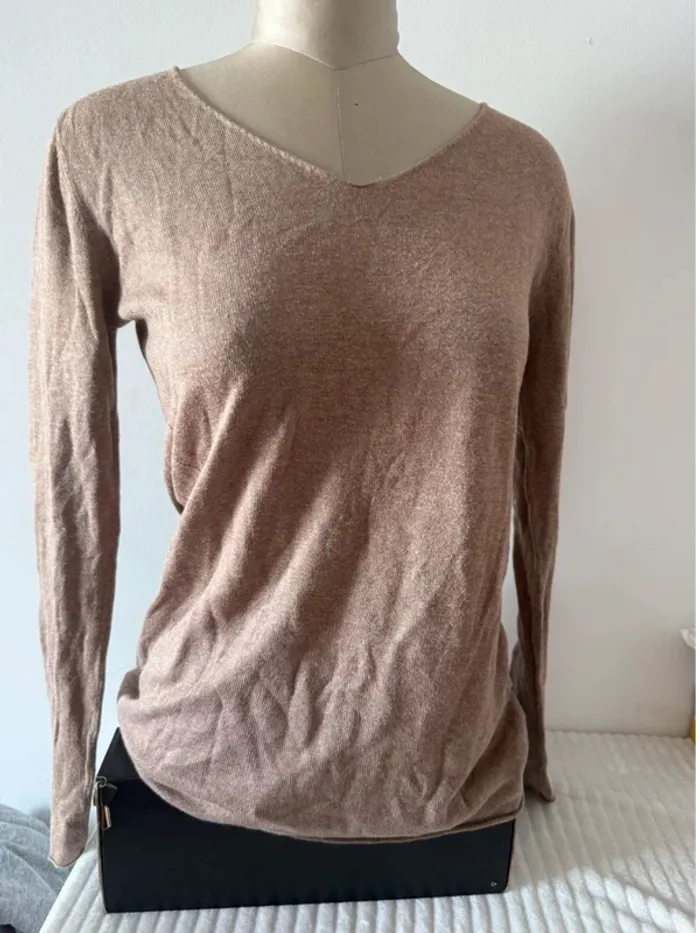 Pull fin doux beige avec motif papillon strass au dos - Taille S/M