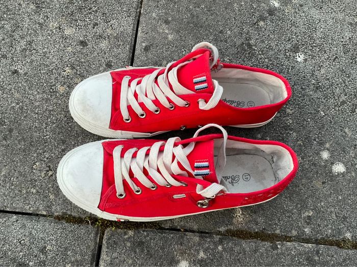 Tennis, rouge et blanche