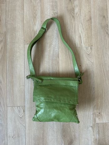 Sac besace vert simili cuir 27x29 cm