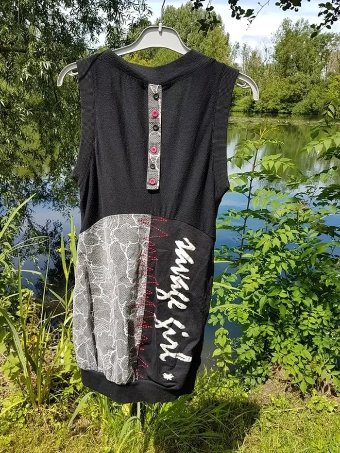 Superbe robe très originale TU - photo numéro 2