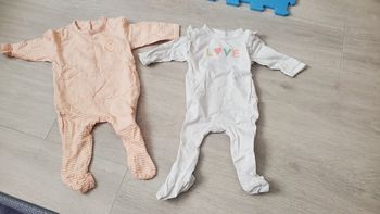 Lot 2 pyjamas