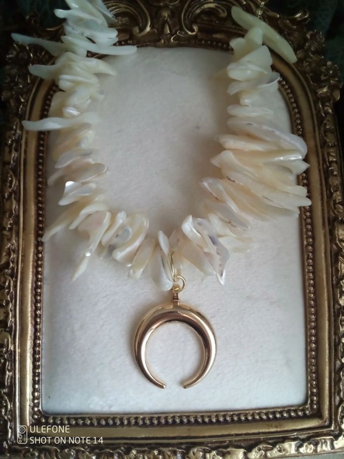 Collier bohème lune et nacre blanche