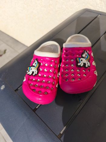 Crocs 25