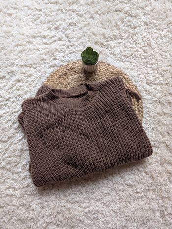 🐻 Pull marron à liens – M