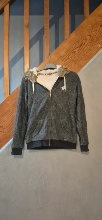 Veste à capuche