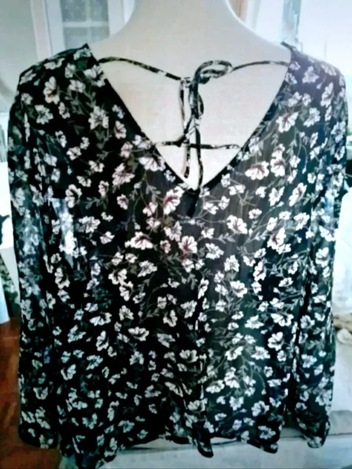 Blouse noire fleurie New Look Taille 46 Neuve - photo numéro 3