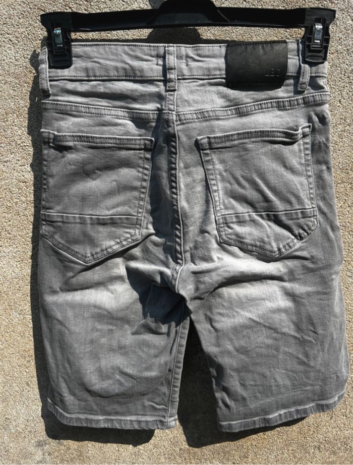 Short gris - photo numéro 2