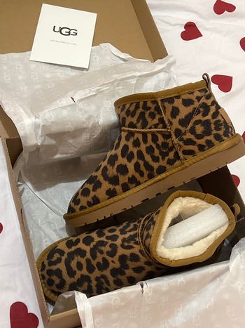 Ugg mini