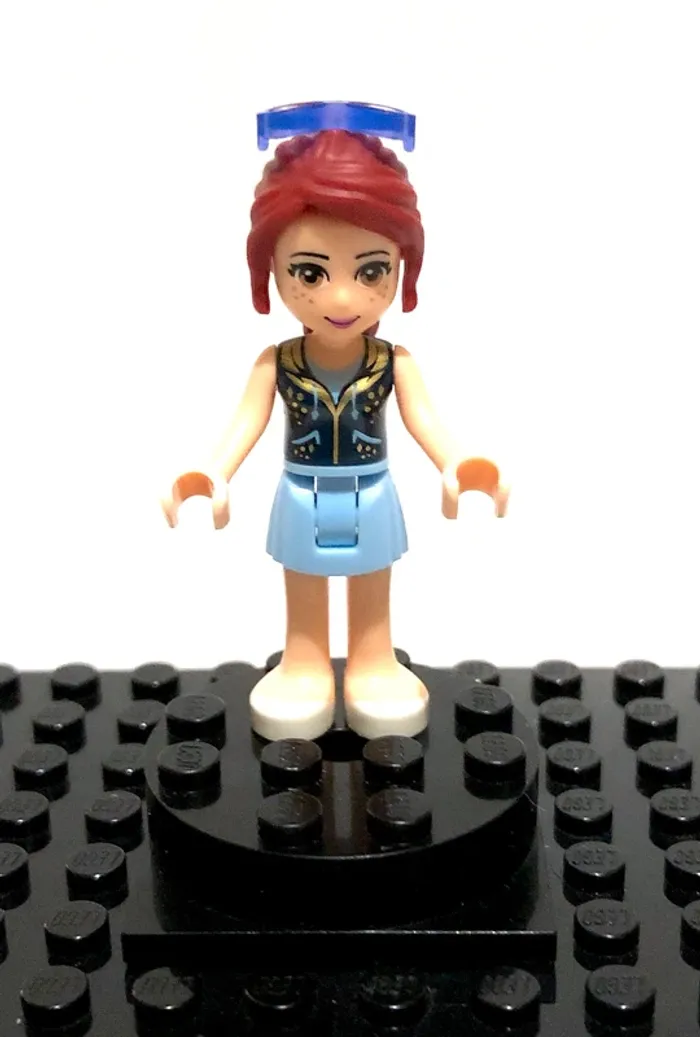 LEGO Friends - Mia, bright light blue skirt, dark blue vest top