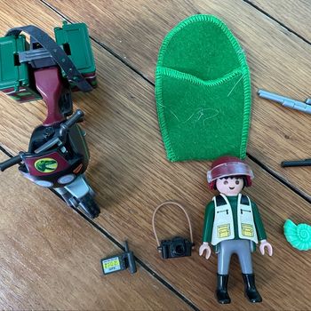 Playmobil 5237 ( chercheur de dinosaures)