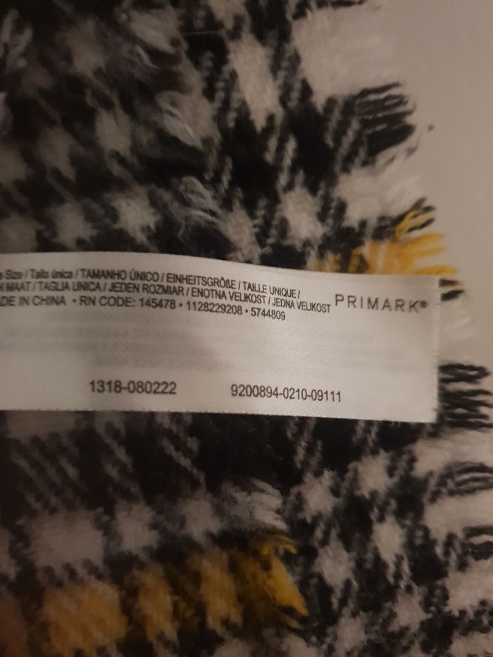 Echarpe Primark NEUVE - photo numéro 2