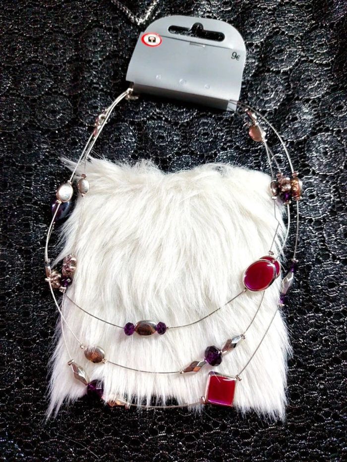 Magnifique collier neuf multi rang