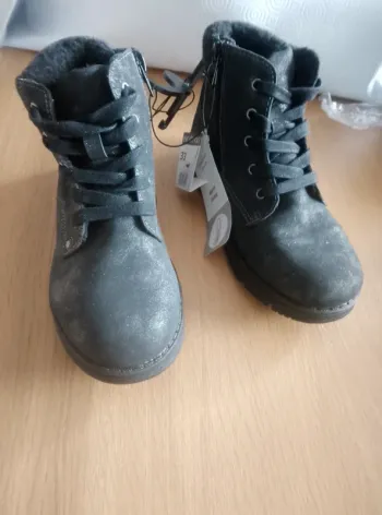 Chaussures Bottines Boots - Fille - Neuves étiquetées - 33