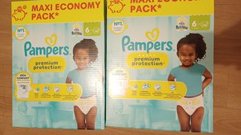 2 cartons de couche pampers premiume protection taille 6